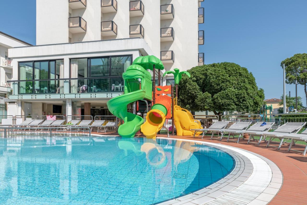 Hotel 2000 Riccione Luaran gambar